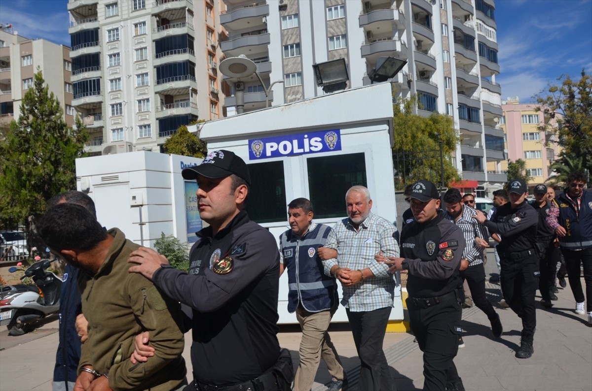 Kilis'te Göçmen Kaçakçılığı Operasyonu: 5 Tutuklama