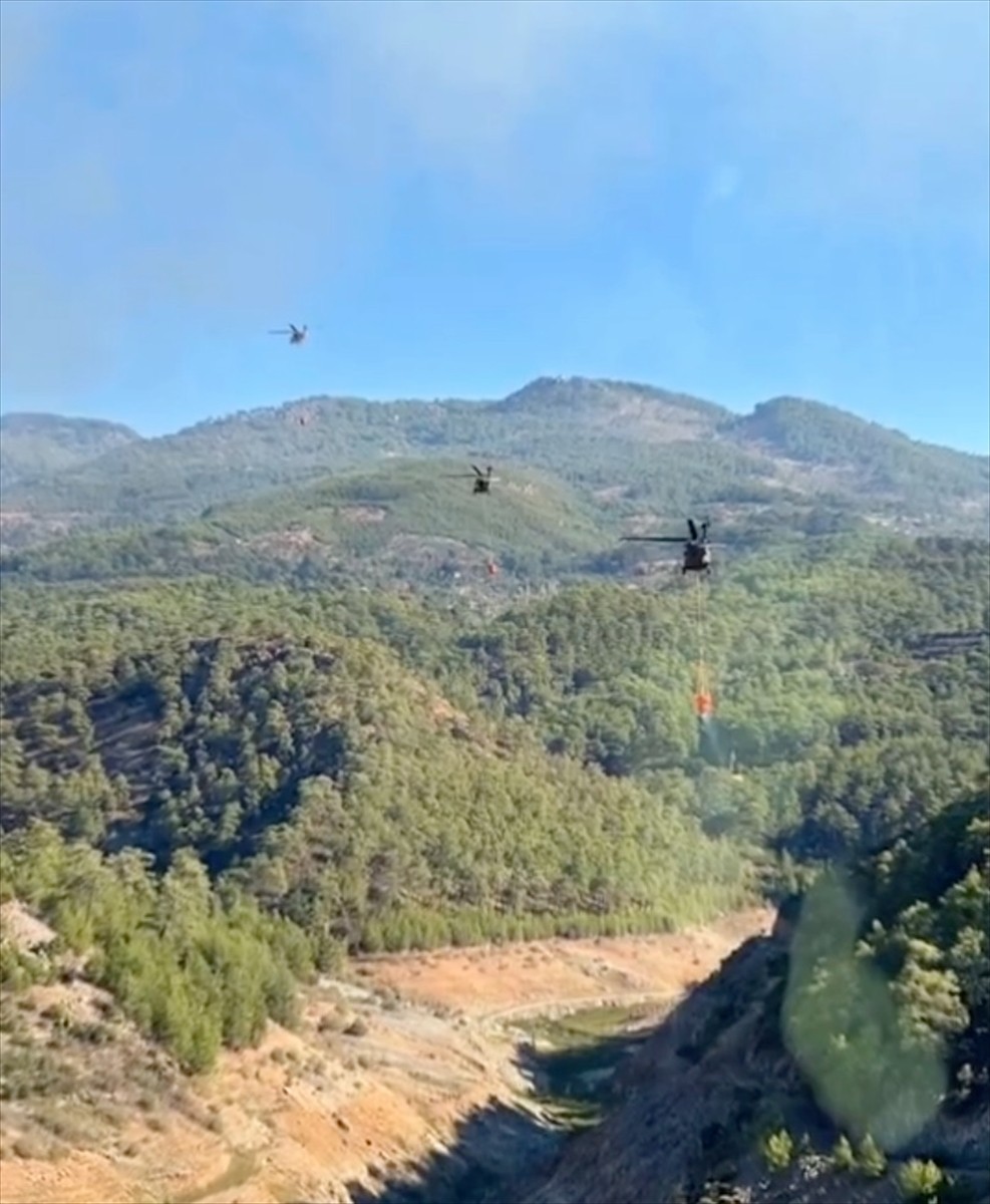 Dalaman'daki Orman Yangınında 5 Askeri Helikopter Görevde