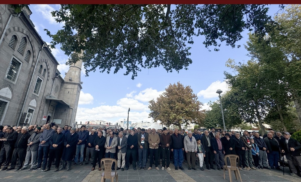 Yahya Sinvar İçin Kayseri'de Gıyabi Cenaze Namazı Düzenlendi