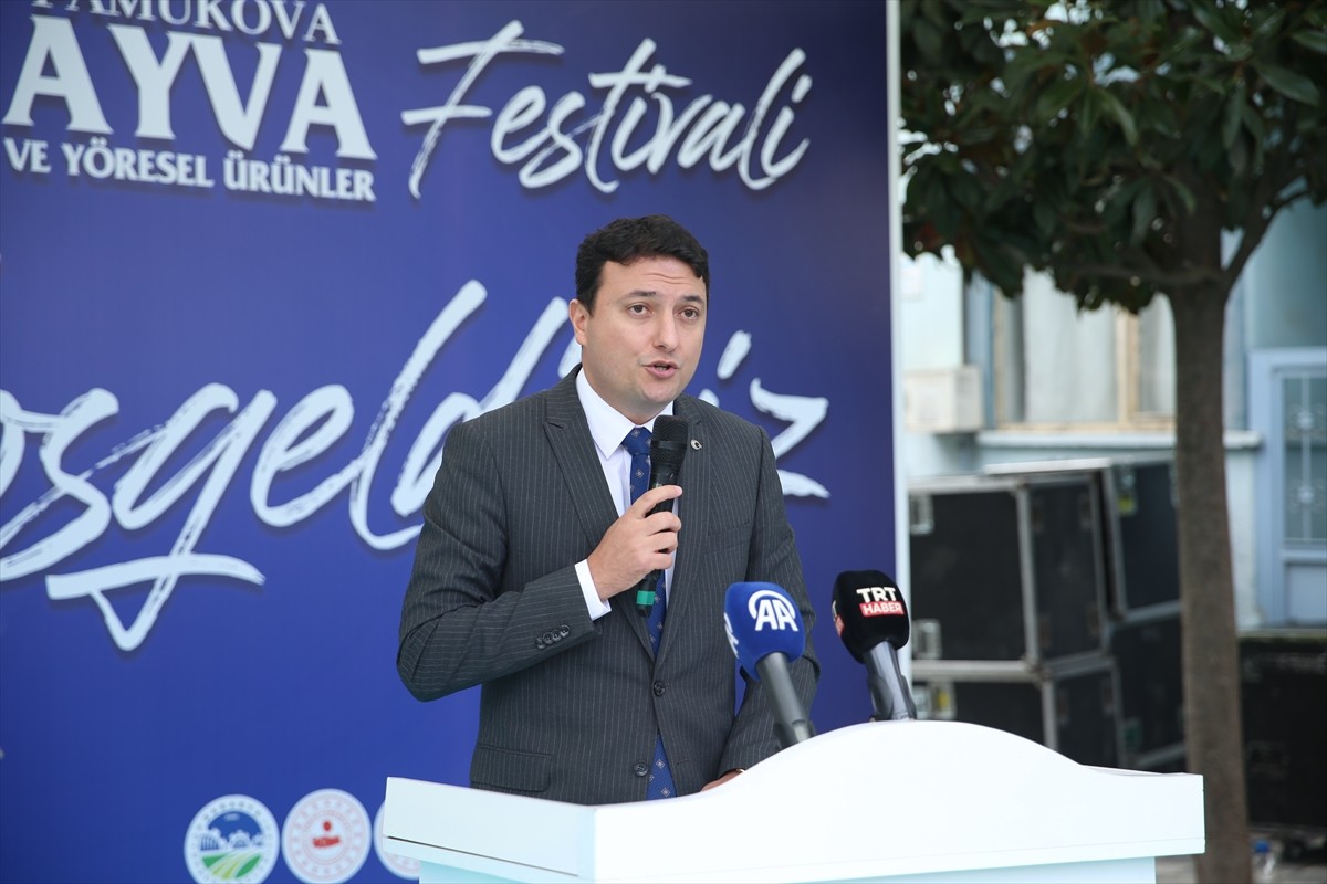 Pamukova'da 5. Ayva ve Yöresel Ürünler Festivali Başladı