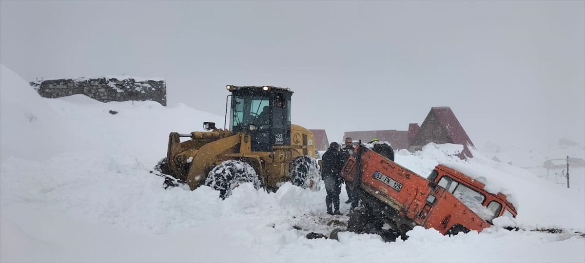 Rize'de Kar Olağanüstü Hal: Yaylada Mahsur Kalan 6 Kişi Kurtarıldı