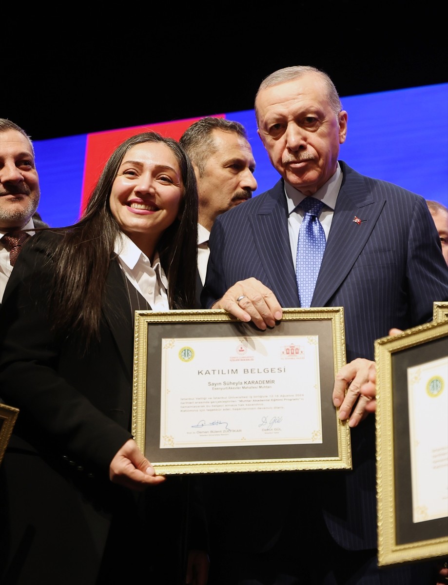 Cumhurbaşkanı Erdoğan, İstanbul Muhtarlar Buluşması'nda Önemli Mesajlar Verdi