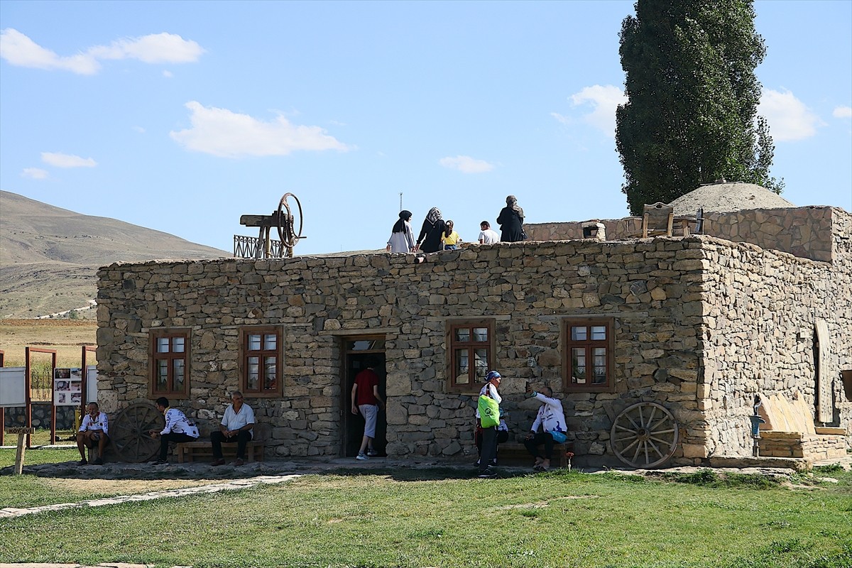 Bayburt'un Uluslararası Ödüllü Müzeleri Ziyaretçi Akınına Uğradı