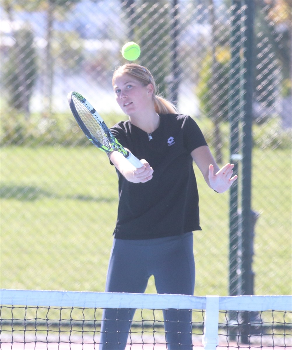 Kayseri'deki ITF Uluslararası W50 Tenis Turnuvası Final Müsabakaları Başladı