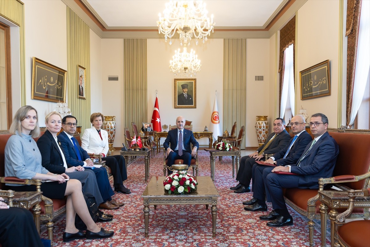 TBMM Başkanı Kurtulmuş, Letonya Dışişleri Bakanı Braze'yi Ağırladı