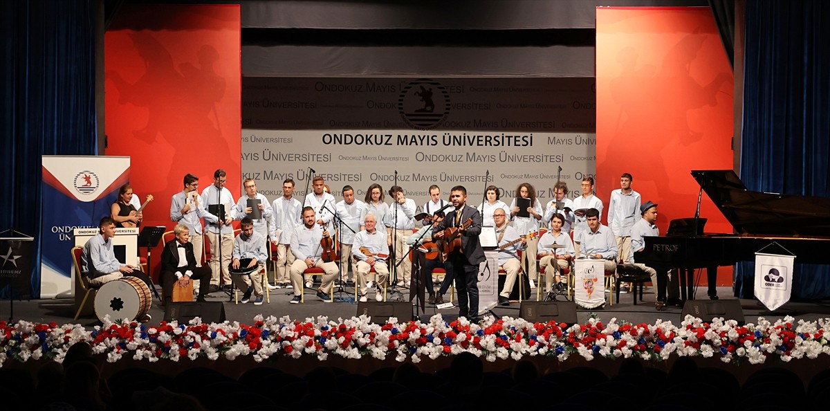 İzmir Otizm Orkestrası ve Korosu'nda Gönüllü Eğitimler