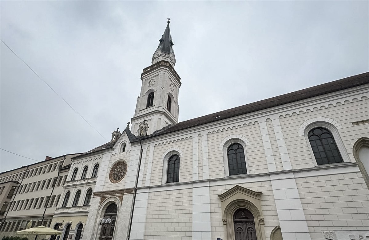 Slovenya'nın Celje Şehri ve Futbol Takımı Başakşehir ile Karşılaşıyor