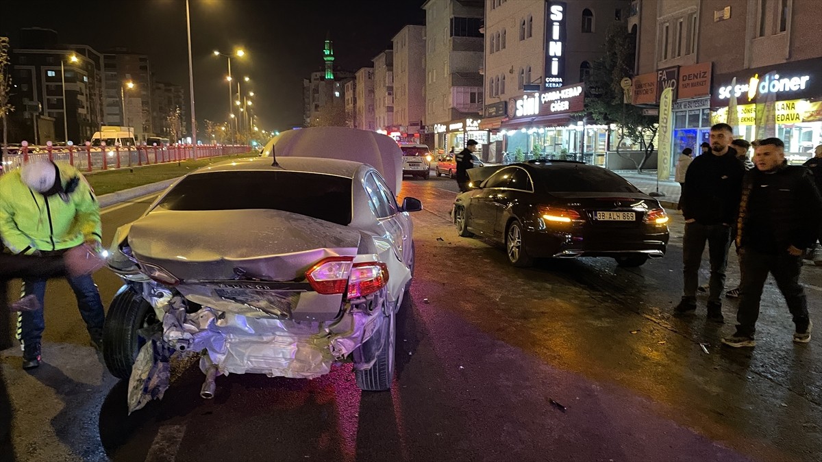 Kayseri'de Kazalı Araçta Yangın Çıktı