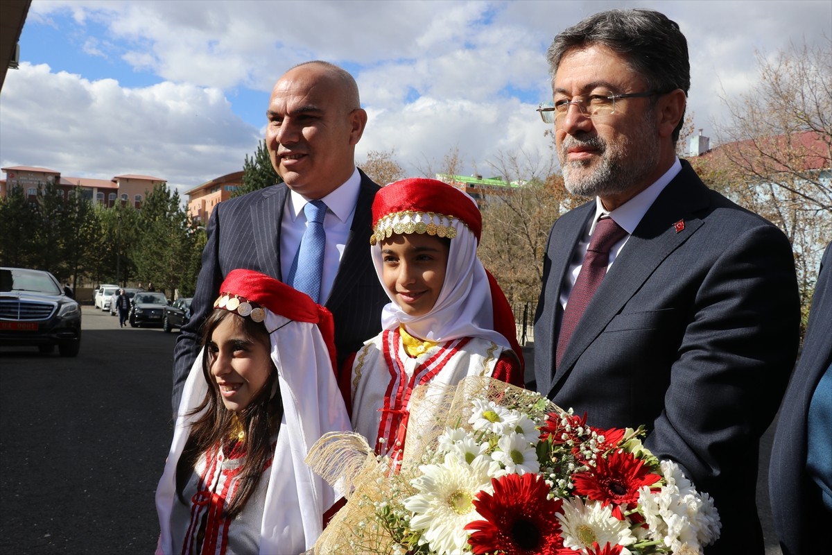 Bakan İbrahim Yumaklı, Ağrı'da Çeşitli Ziyaretlerde Bulundu