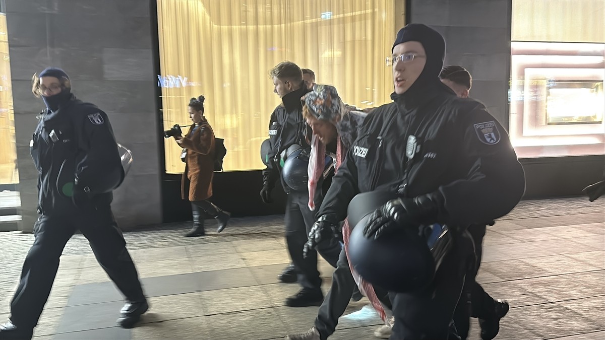 Berlin'de Filistin ve Lübnan İçin Protesto: Gözaltılar Gerçekleşti