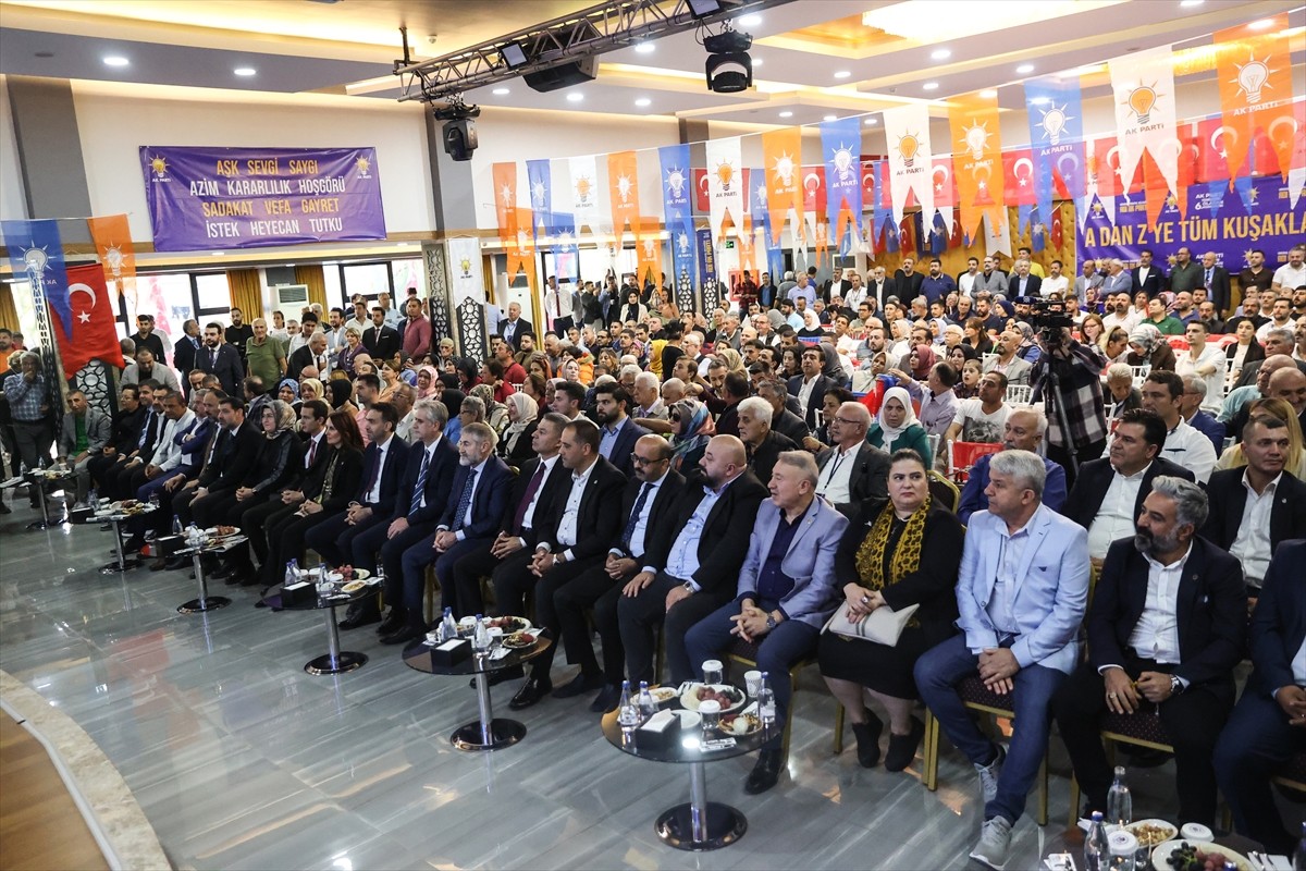 AK Parti Genel Başkan Yardımcısı Yalçın, Mersin'de İlçe Kongresinde Konuştu