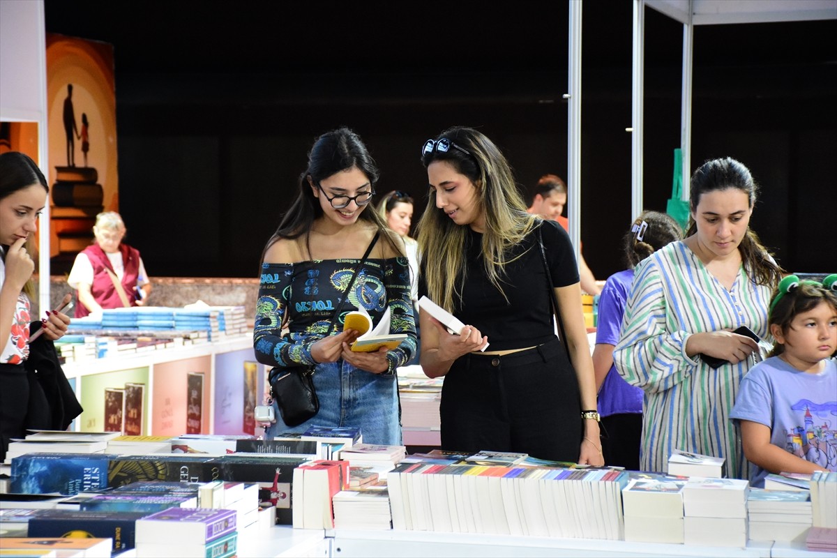 14. Antalya Kitap Fuarı Ziyaretçilerini Ağırlıyor