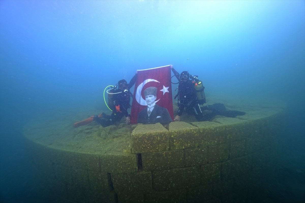 Van Gölü'nde Cumhuriyet Bayramı Coşkusu