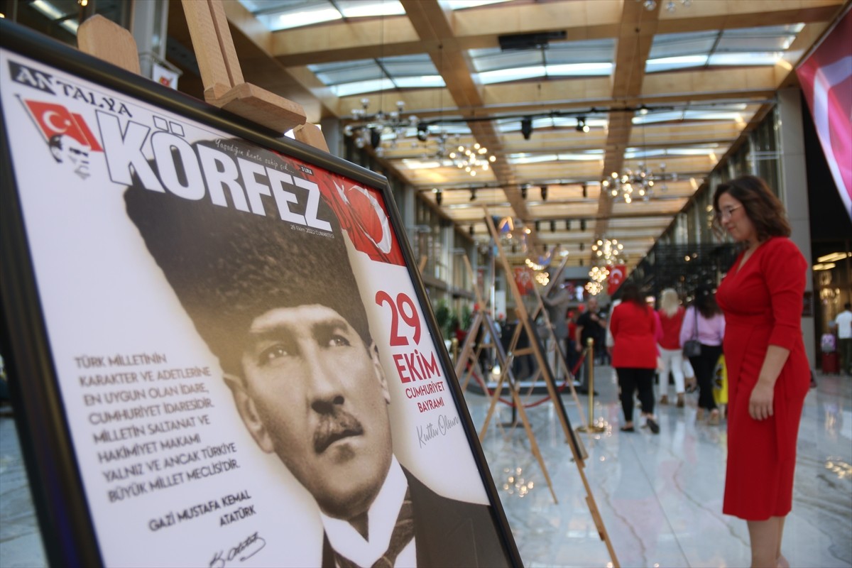 Cumhuriyet'in 101. Yılına Özel Gazete ve Fotoğraf Sergisi Antalya'da Açıldı