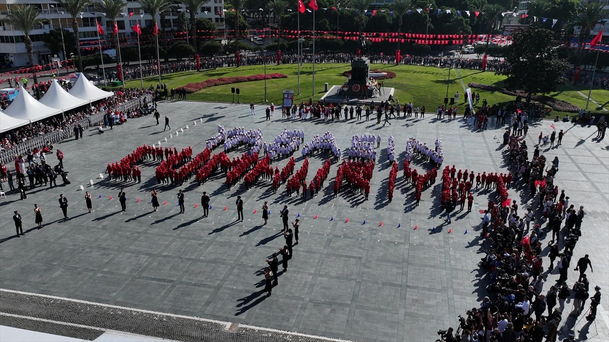 İzmir ve Çevresinde 29 Ekim Cumhuriyet Bayramı Coşkuyla Kutlandı