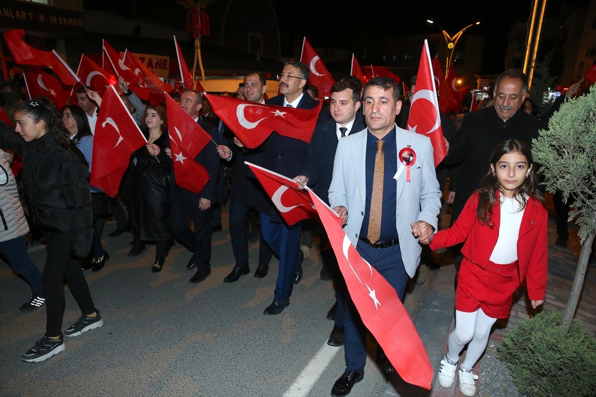 Hakkari'de Cumhuriyet Bayramı Coşkuyla Kutlandı