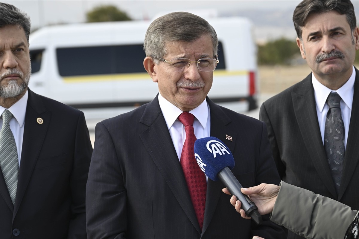 Gelecek Partisi Genel Başkanı Davutoğlu'ndan TUSAŞ'a Taziye Ziyareti