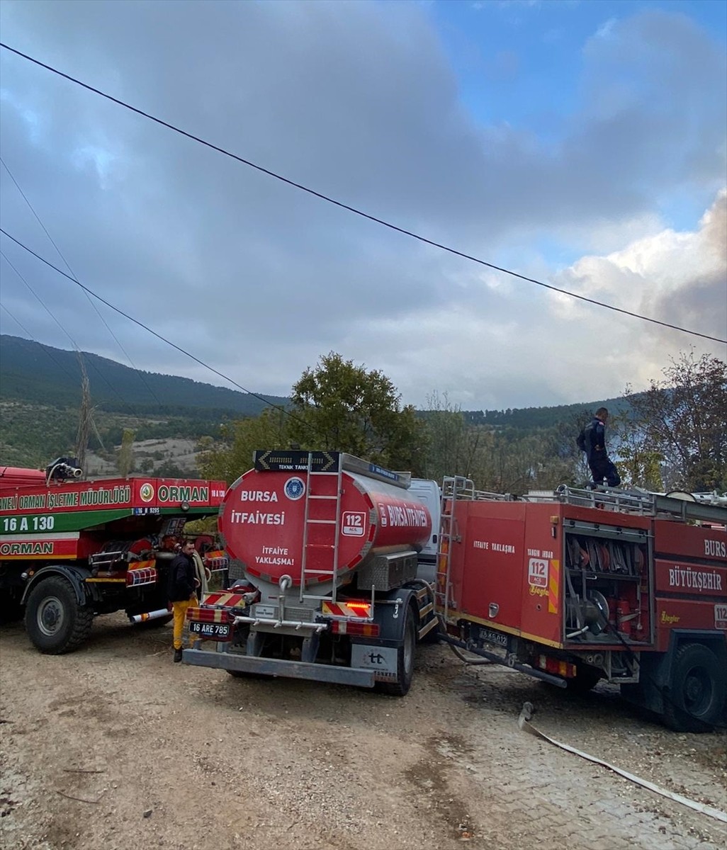 Orhaneli'nde Yangın: 2 Ev ve 1 Samanlık Zarar Gördü