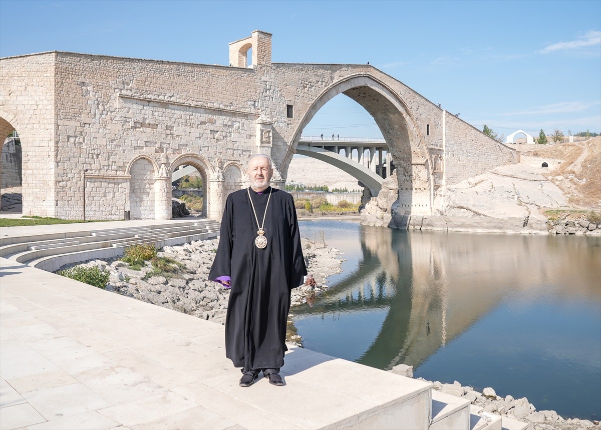 Başepiskopos Aram Ateşyan'ın Diyarbakır Ziyareti