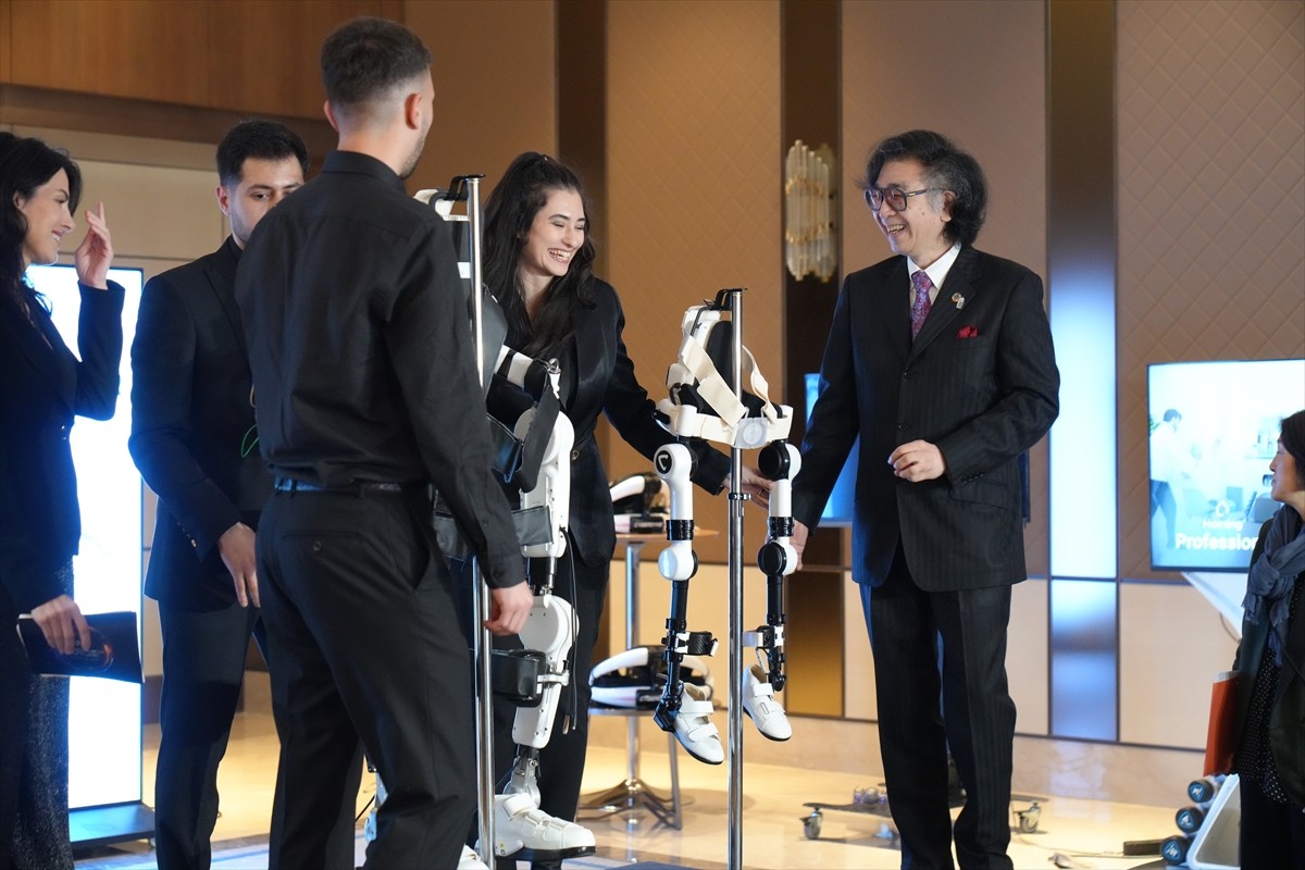 Giyilebilir Robot Teknolojisi İstanbul'da Tanıtıldı