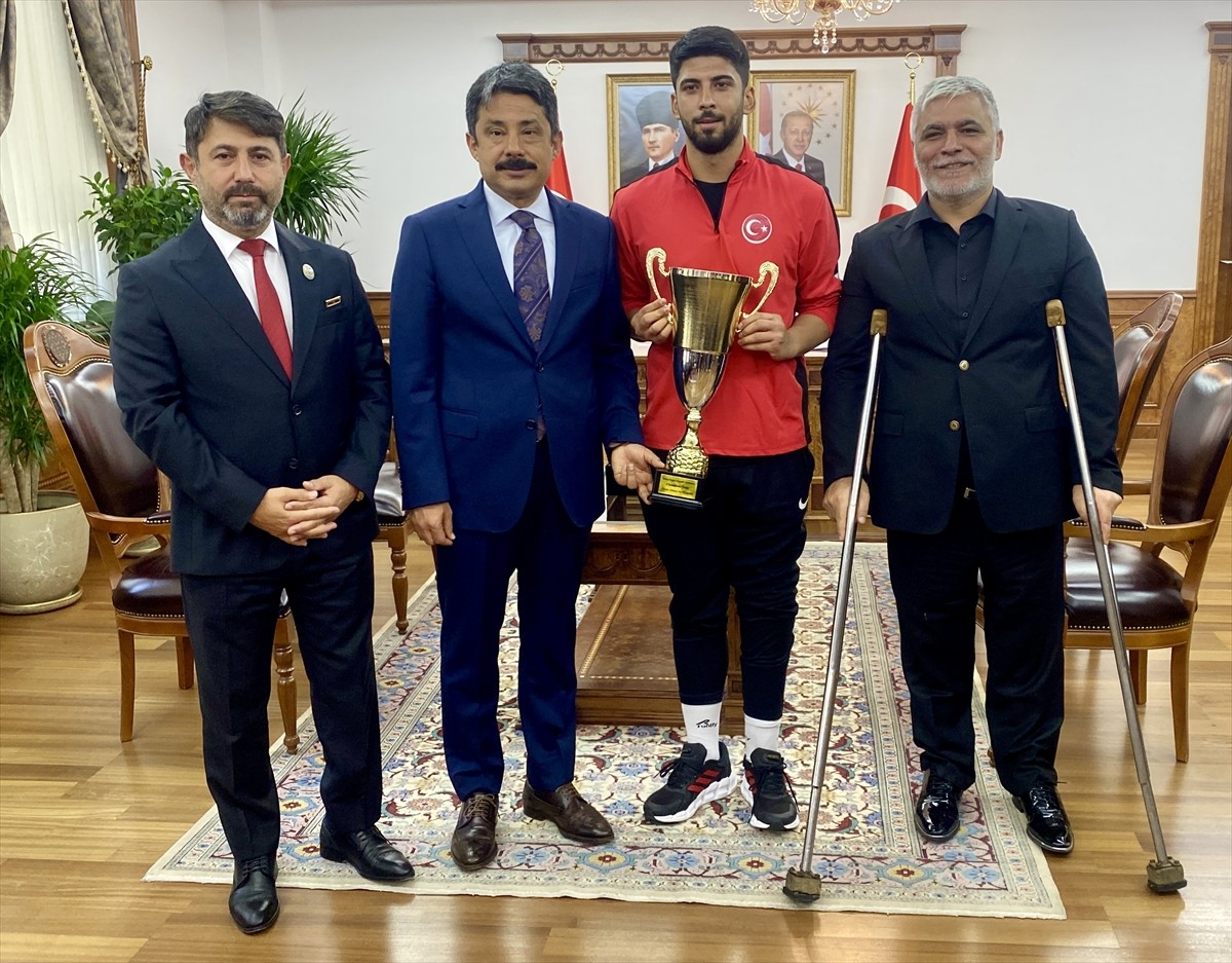 Ampute Futbol Milli Takımı'ndan Kırşehir'e Teşekkür Ziyareti