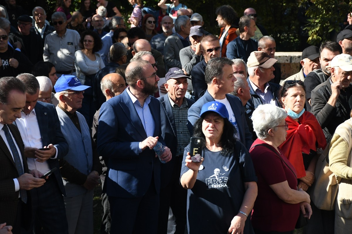 Tiran'daki Yolsuzluk İddialarına Karşı Protestolar Devam Ediyor