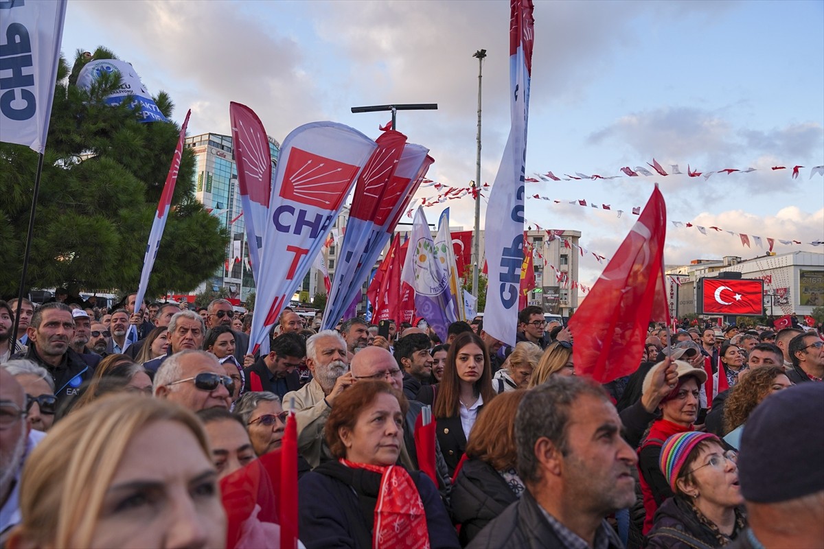 CHP Genel Başkanı Özgür Özel: 'Ahmet Özer'in Tutuklanması Hukuksuz Bir Kumpas'