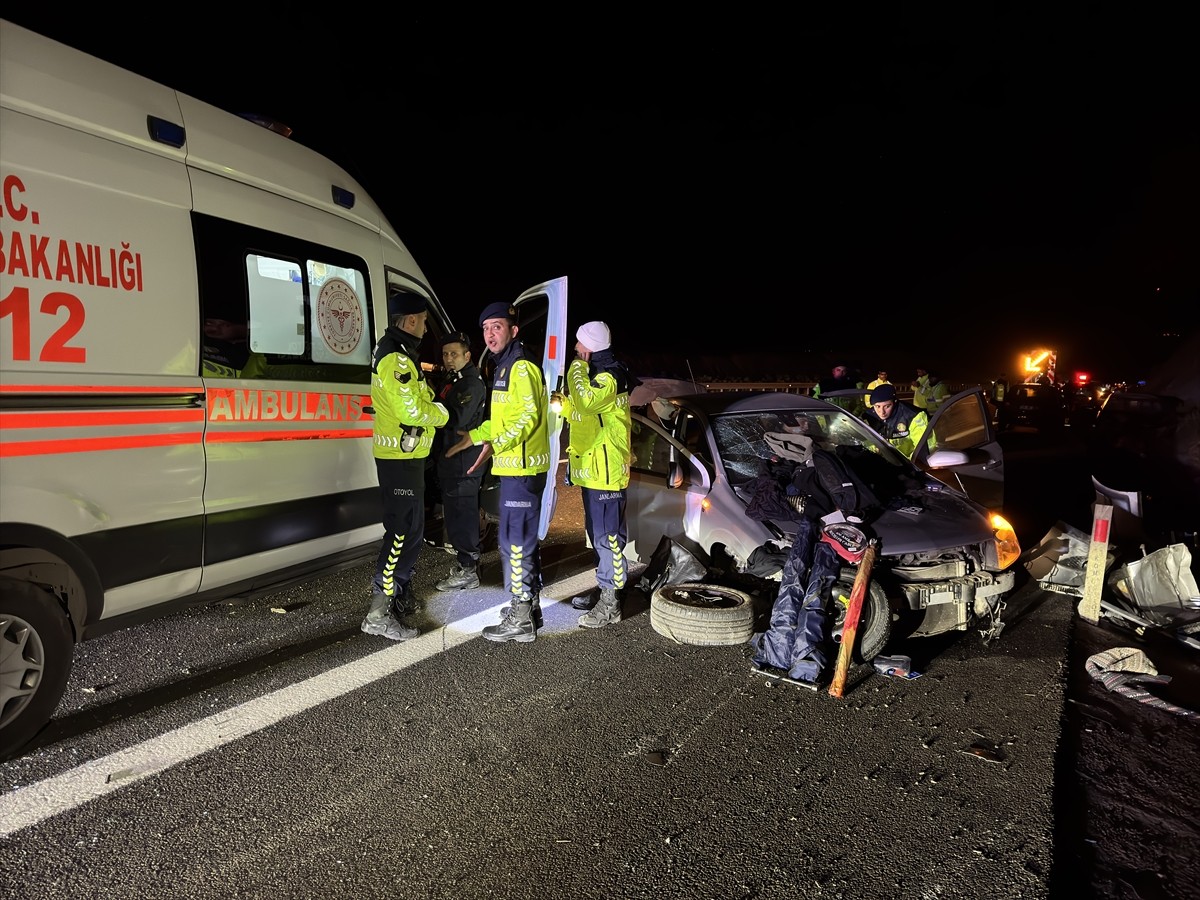 İstanbul-İzmir Otoyolu'nda Feci Kaza: 1 Ölü, 9 Yaralı