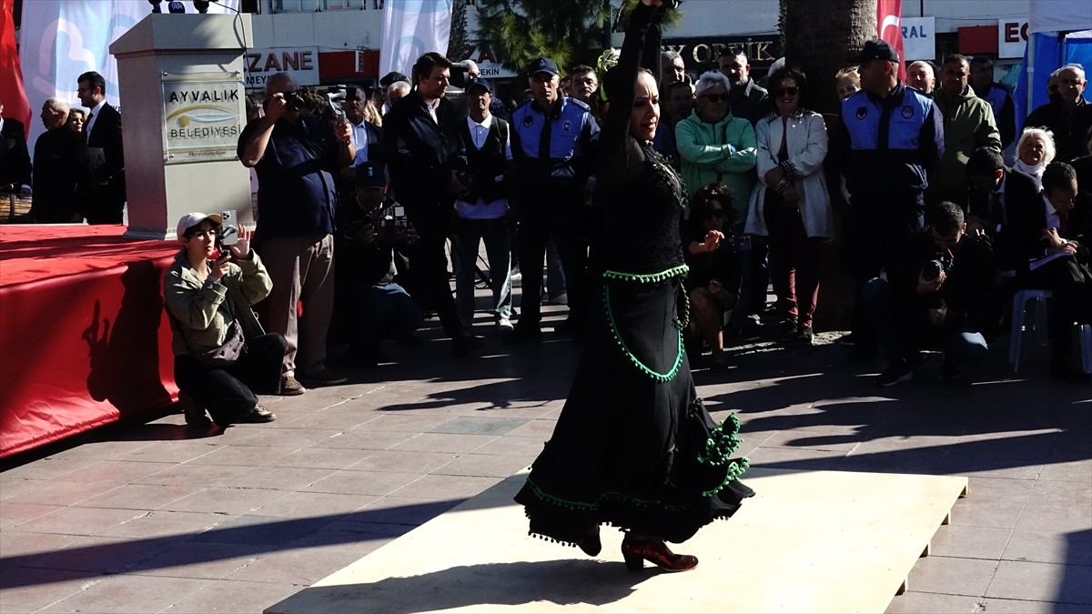 19. Ayvalık Uluslararası Zeytin Hasat Festivali Başladı