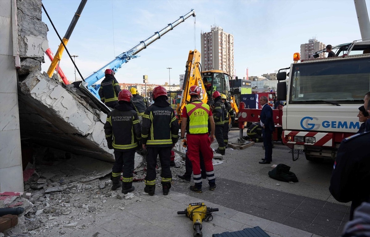 Sırbistan'da Tren İstasyonu Çökmesi: 14 Ölü, 3 Yaralı