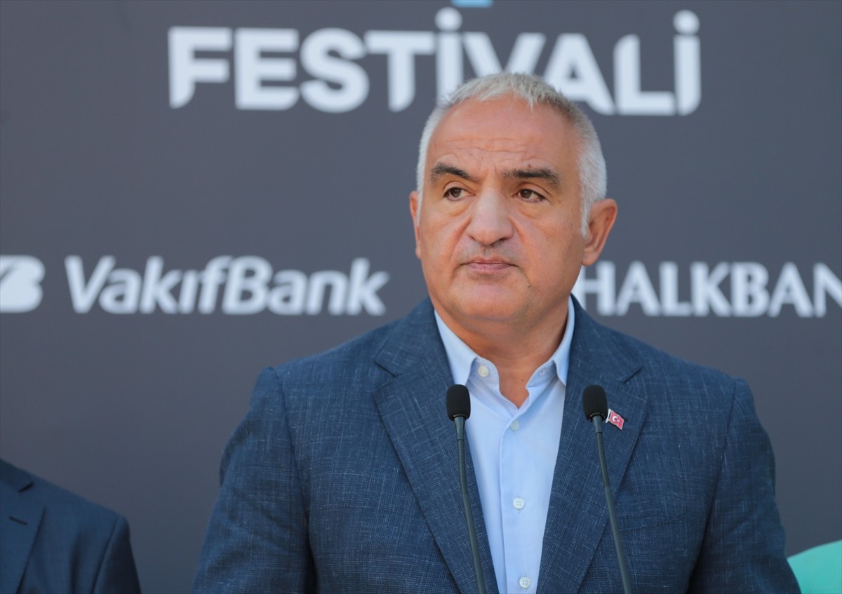 Antalya'da Türkiye Kültür Yolu Festivali Başladı