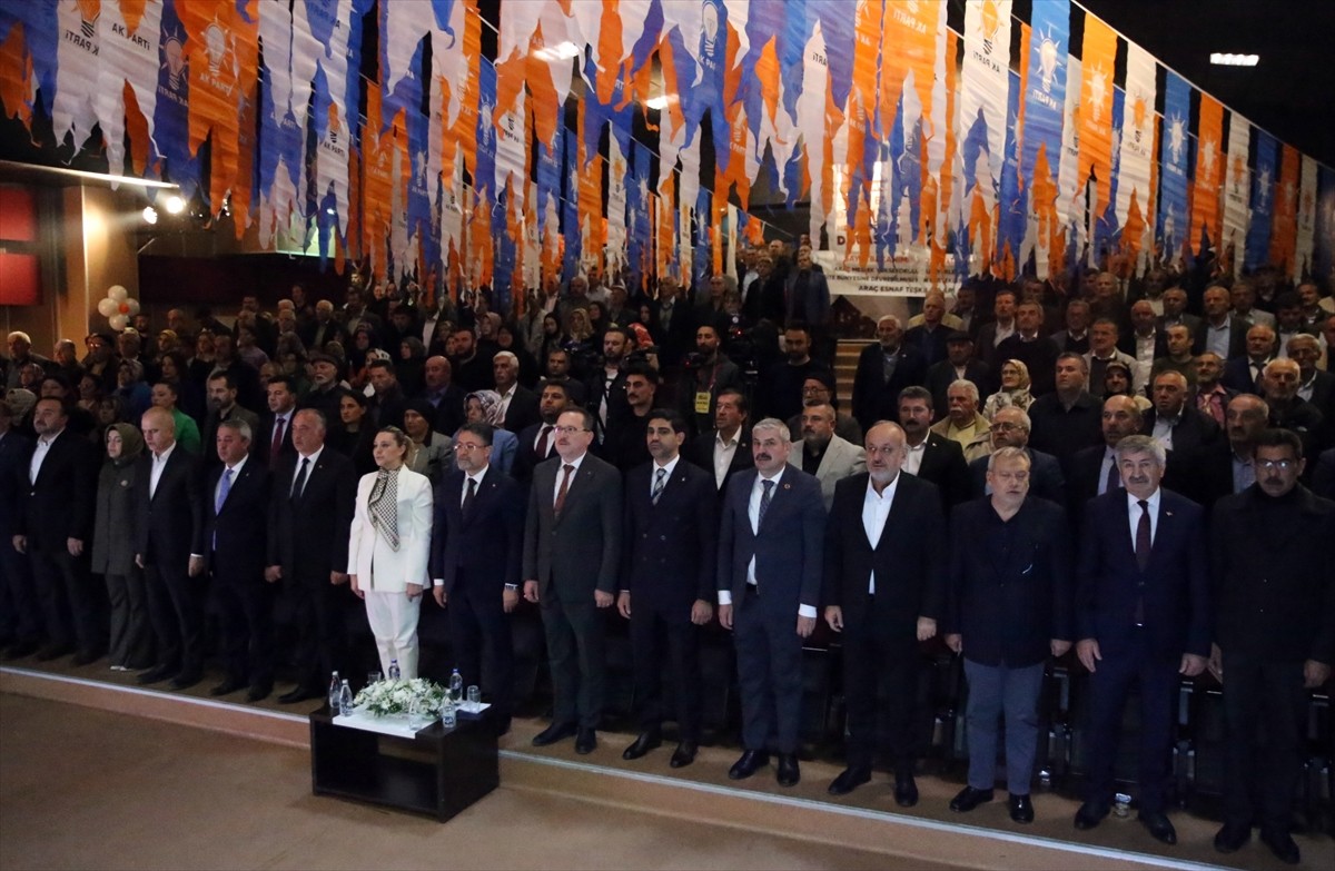 Tarım ve Orman Bakanı Yumaklı, AK Parti Araç İlçe Kongresi'nde önemli mesajlar verdi