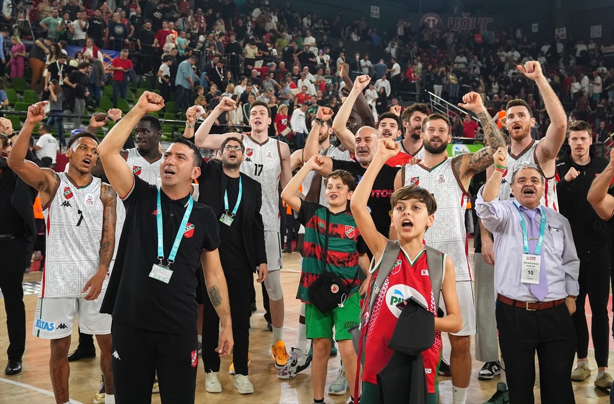 Karşıyaka, Galatasaray'ı Basketbol Süper Ligi'nde Yendi