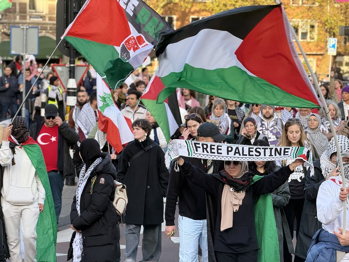 Amsterdam'da Balfour Deklarasyonu Protesto Edildi