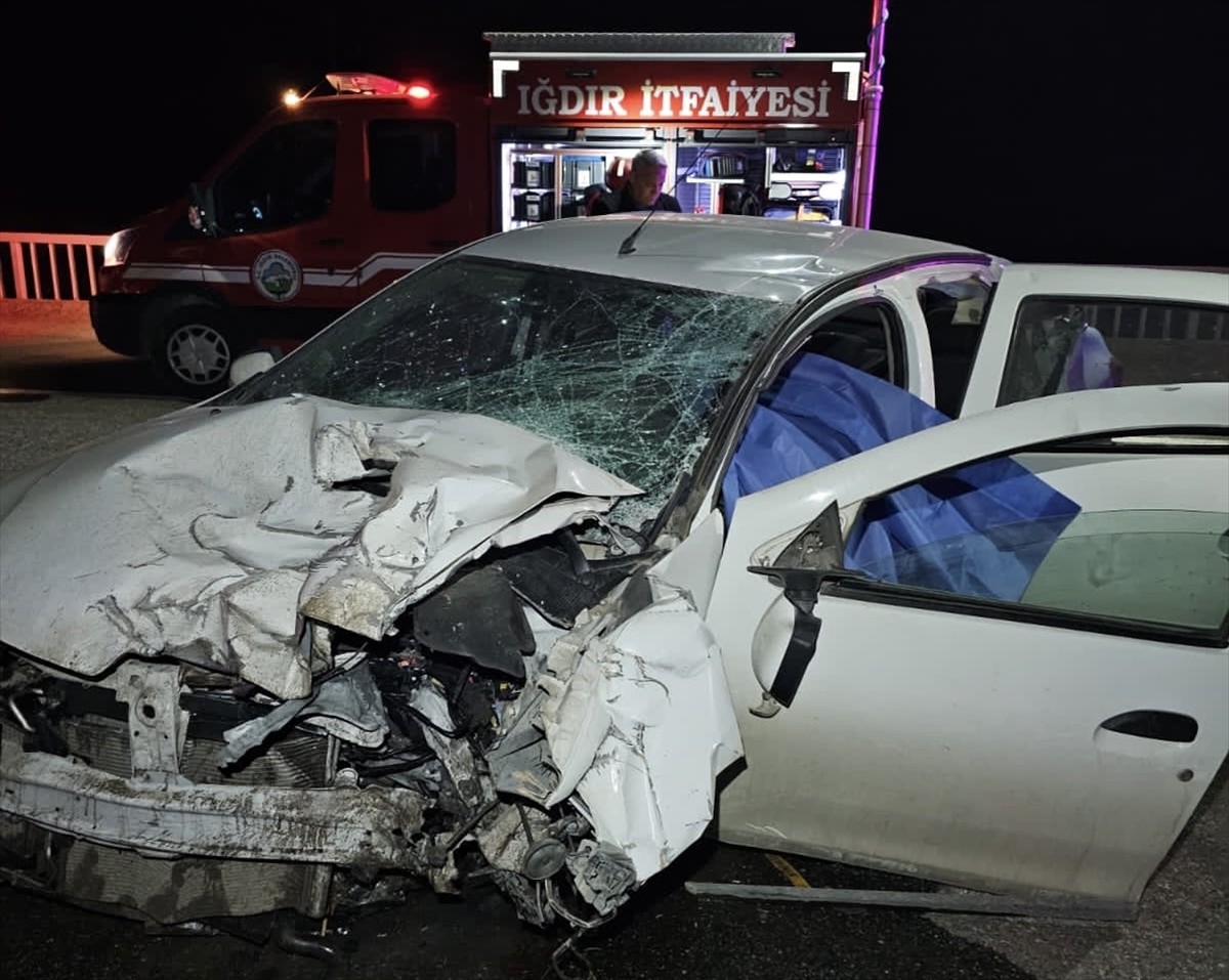 Iğdır'da Trafik Kazası: 1 Ölü, 2 Yaralı