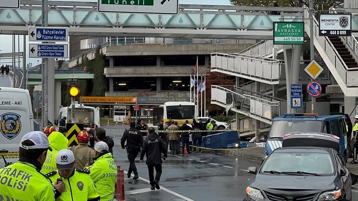 Bakırköy'de Trafik Polisine İETT Otobüsü Çarptı: Şehit Oldu