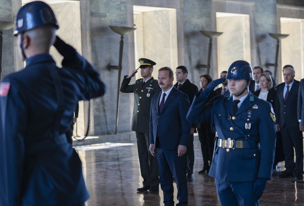 Anahtar Parti Genel Başkanı Yavuz Ağıralioğlu Anıtkabir'i Ziyaret Etti