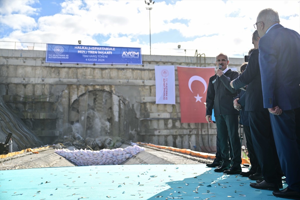 Halkalı-Ispartakule Demiryolu Hattı'nda Işık Görüldü