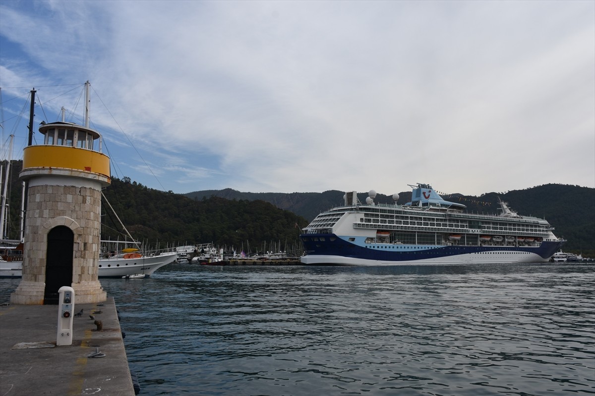 Marella Discovery Kruvaziyeri Marmaris'e Demir Attı