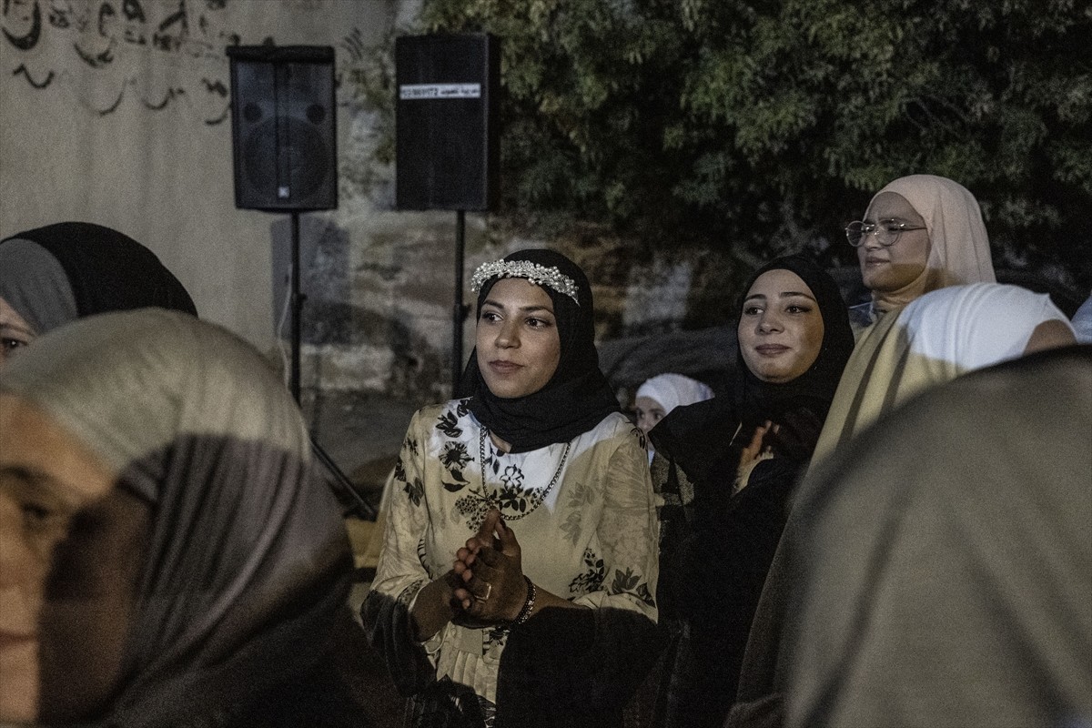 Bekaa Vadisi'nde Geleneksel Düğün: Savaş Ortasında Bir Umut Işığı