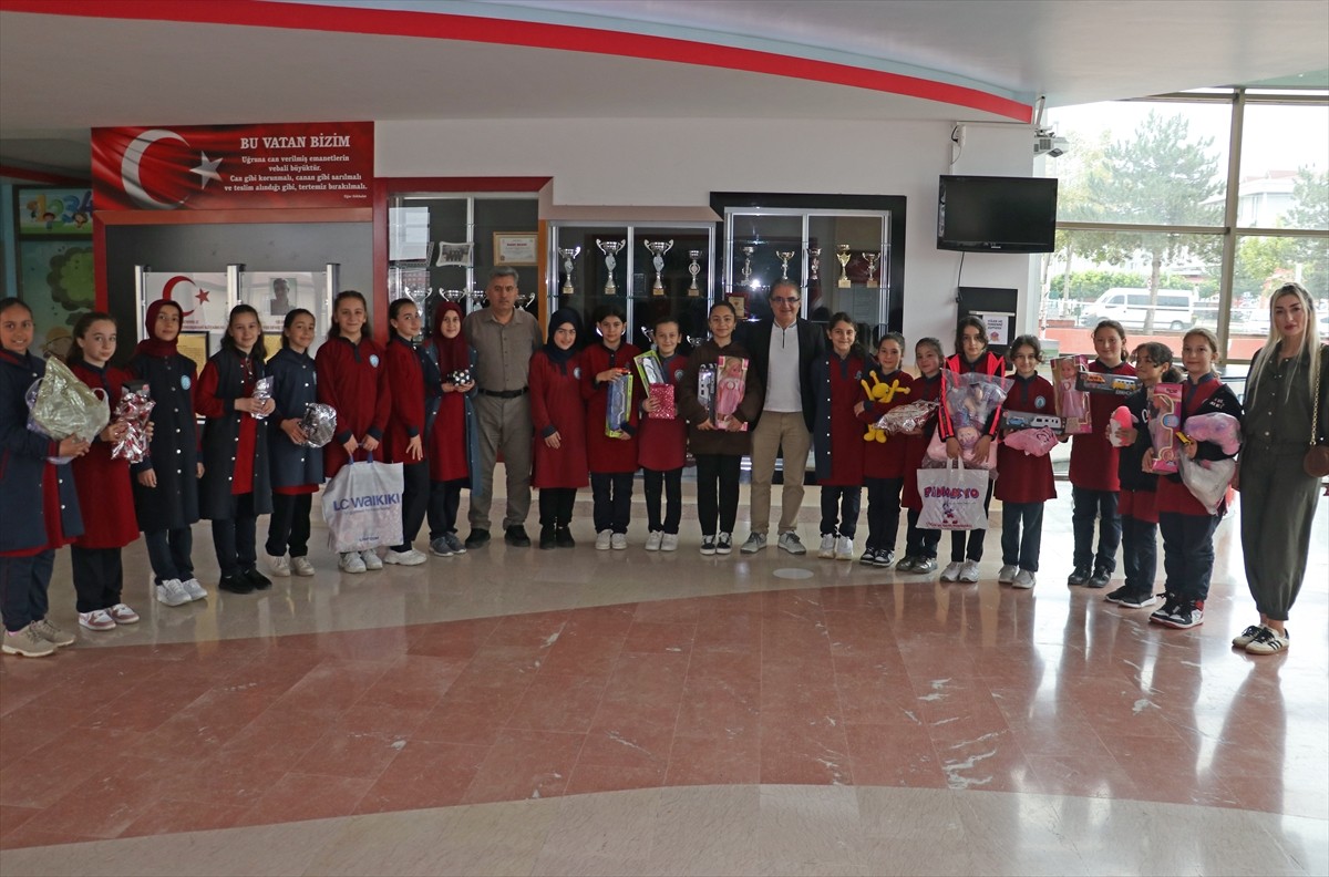 Kastamonu'da Ortaokul Öğrencilerinden Anlamlı Hediye