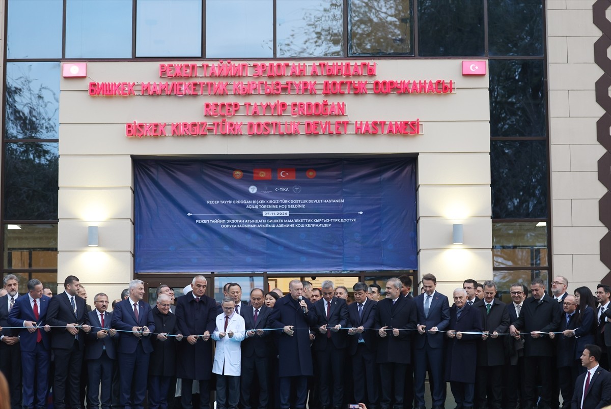 Cumhurbaşkanı Erdoğan'dan Bişkek'te Hastane Açılışı