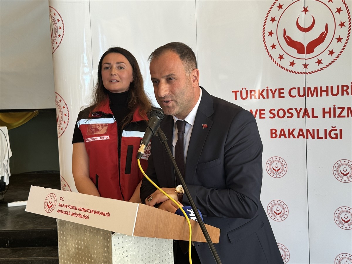 Ukraynalı Çocuklar Antalya'dan Ülkelerine Uğurlandı