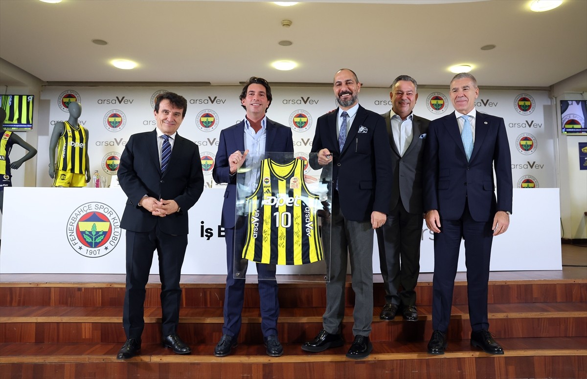 Fenerbahçe ile ArsaVev Arasında Yeni Sponsorluk Anlaşması