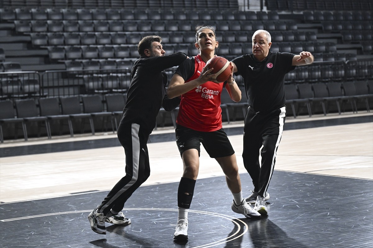 A Milli Kadın Basketbol Takımı'ndan Taraftara Destek Çağrısı