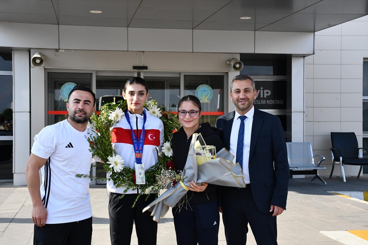 Pınar Benek, Dünya Gençler Boks Şampiyonası'nda Gümüş Madalya ile Döndü