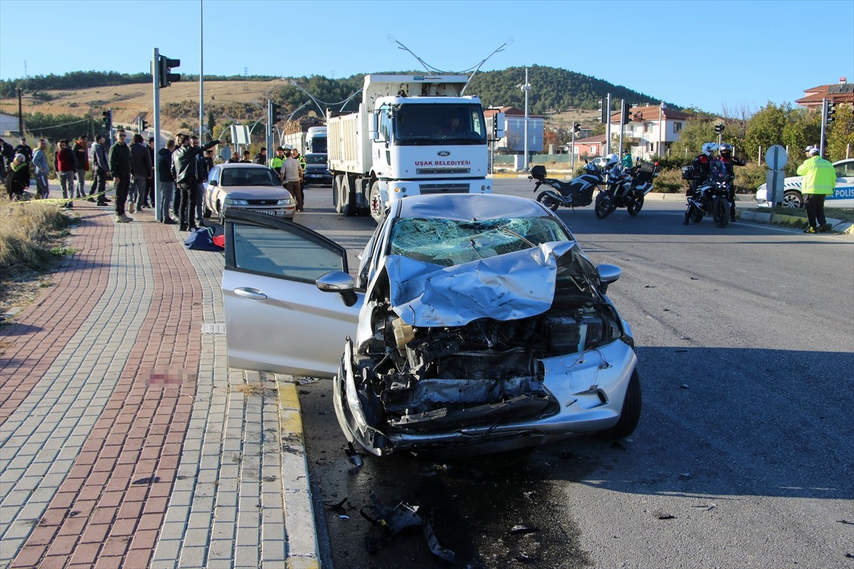 Uşak'ta Trafik Kazasında 4 Yaralı