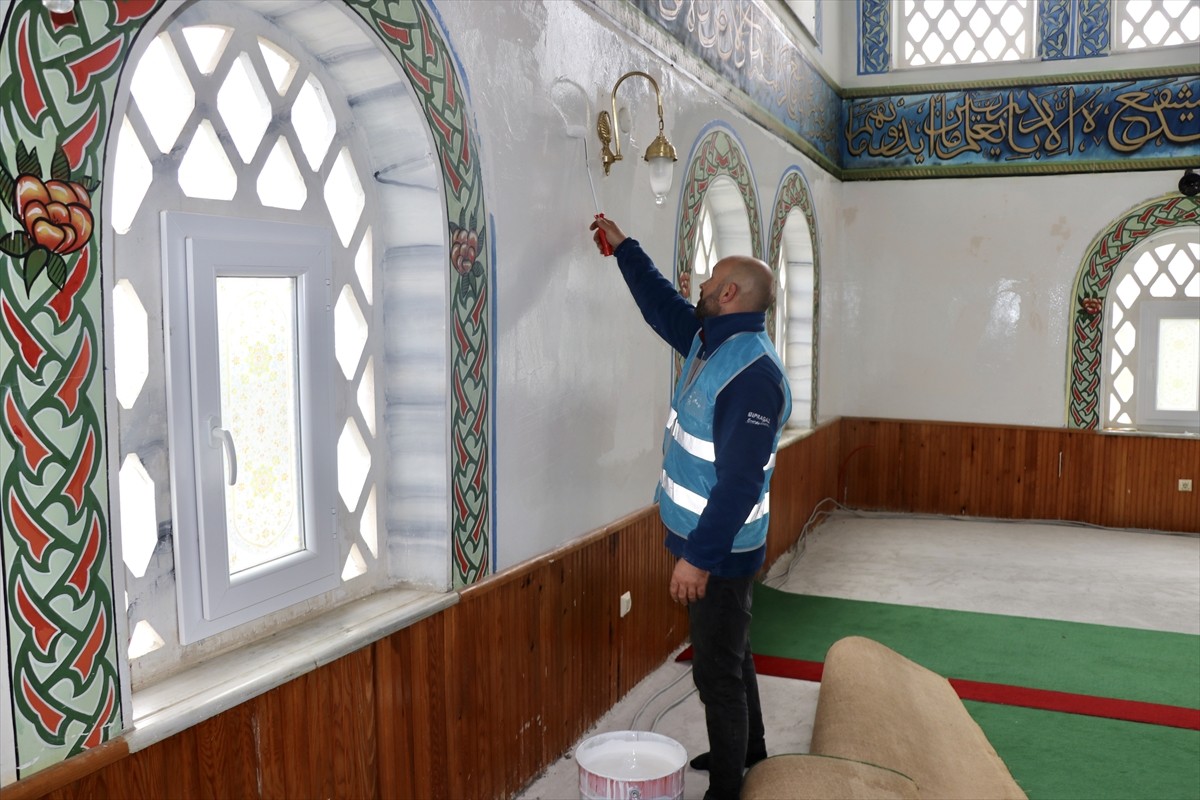 Denetimli Serbestlik Uygulamasıyla Cami Tadilatında Çalışıyor