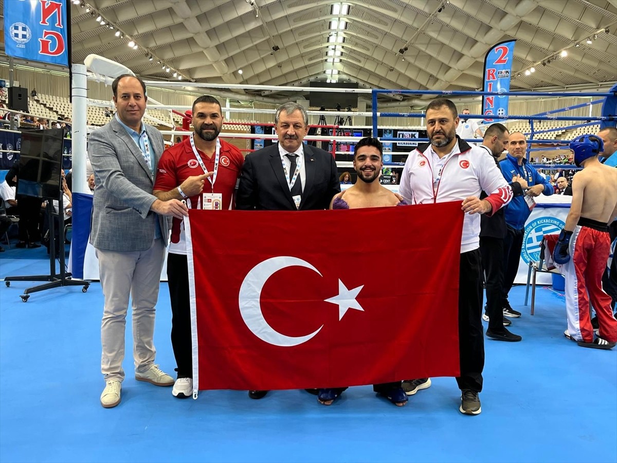 Milli Sporcular Avrupa Kick Boks Şampiyonası'nda 12 Madalya Kazandı