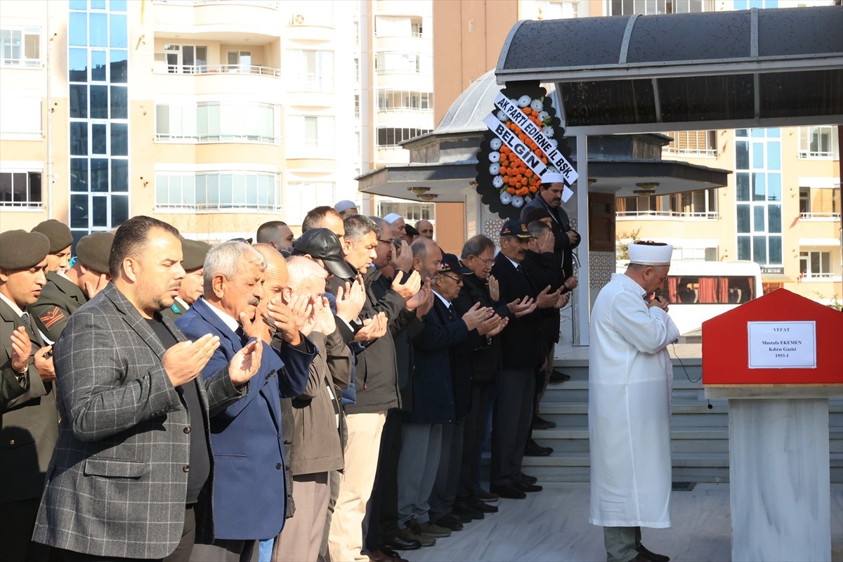 Edirne'de Kıbrıs Gazisi Mustafa Ekemen Son Yolculuğuna Uğurlandı